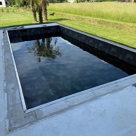 Le Grand Champ , Piscine Et Jacuzzi Partagees Homestay